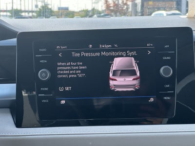 2025 Volkswagen Taos SE 4MOTION