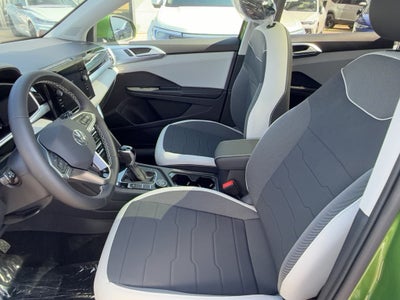 2026 Volkswagen Taos SE 4MOTION