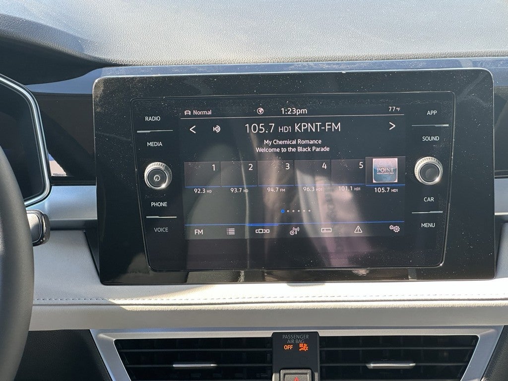 2025 Volkswagen Taos SE 4MOTION