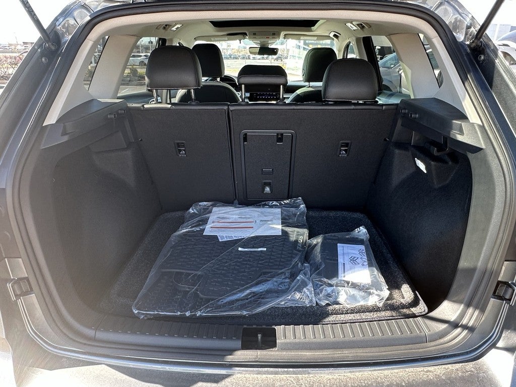 2025 Volkswagen Taos SE 4MOTION