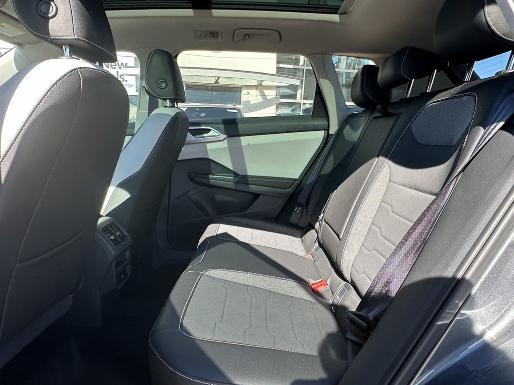 2025 Volkswagen Taos SE 4MOTION