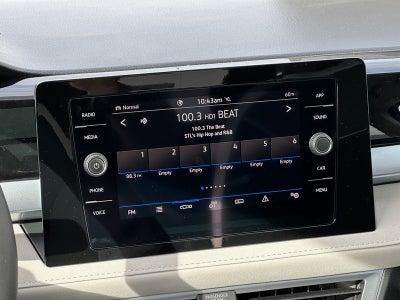 2025 Volkswagen Taos SE 4MOTION