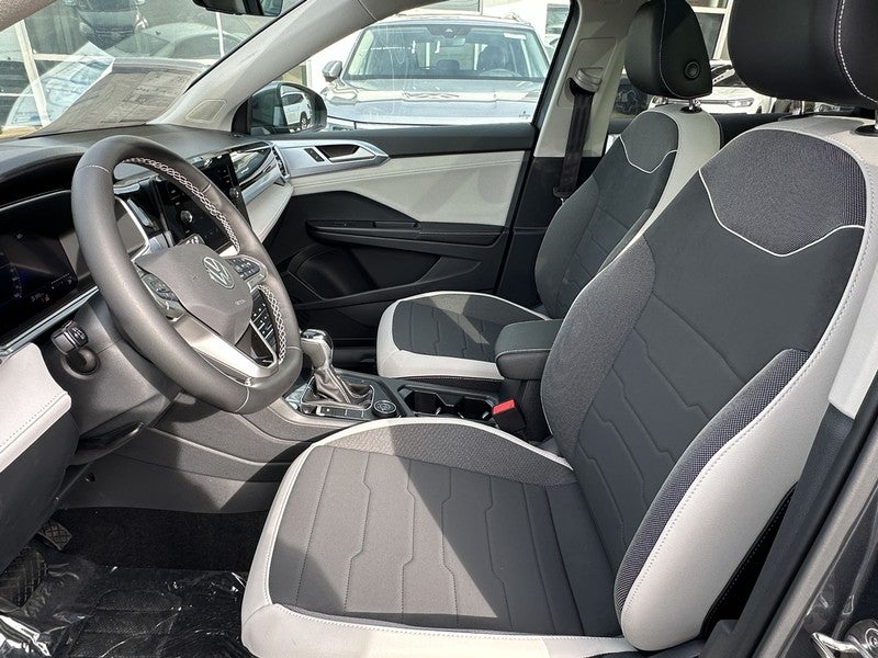 2025 Volkswagen Taos SE 4MOTION