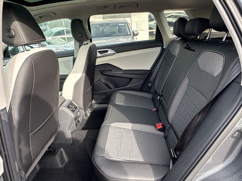 2025 Volkswagen Taos SE 4MOTION