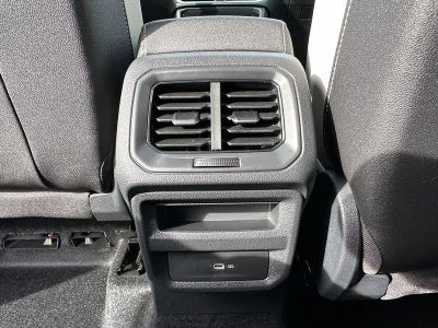 2025 Volkswagen Taos SE 4MOTION