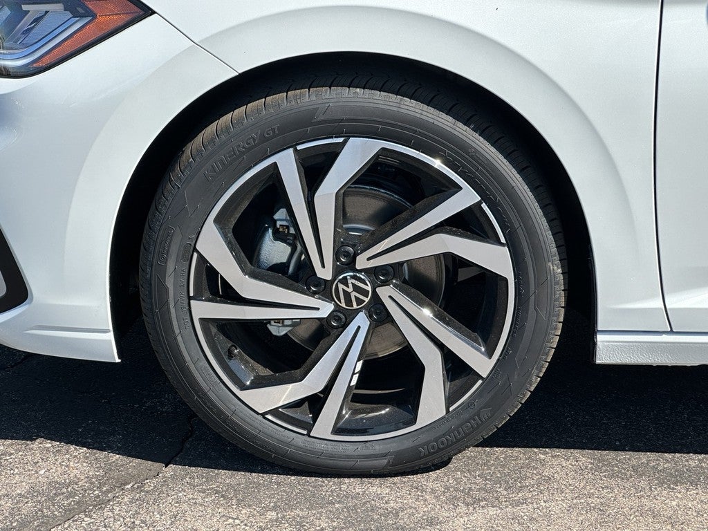 2026 Volkswagen Jetta SEL Auto