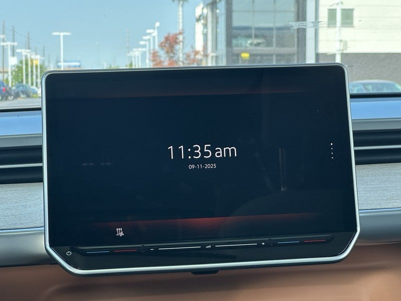 2025 Volkswagen ID. Buzz Pro S Plus 4MOTION w/Two-Tone