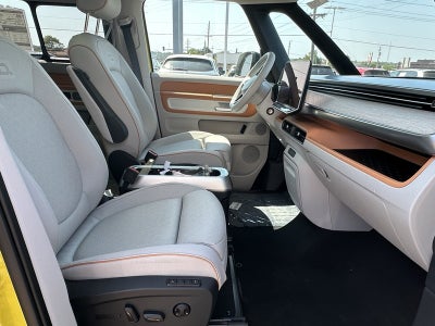 2025 Volkswagen ID. Buzz Pro S Plus 4MOTION w/Two-Tone