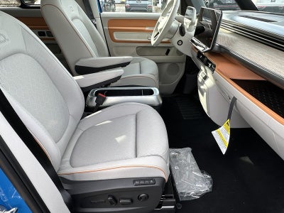 2025 Volkswagen ID. Buzz Pro S Plus 4MOTION w/Two-Tone