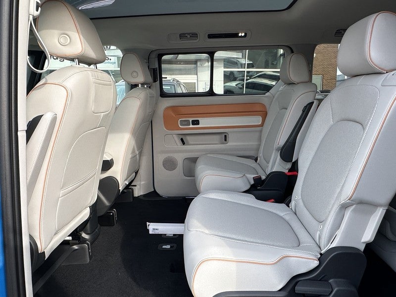 2025 Volkswagen ID. Buzz Pro S Plus 4MOTION w/Two-Tone