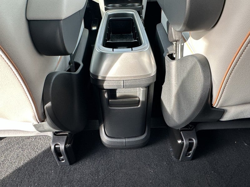 2025 Volkswagen ID. Buzz Pro S Plus 4MOTION w/Two-Tone