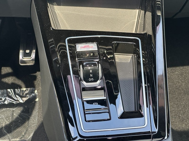 2025 Volkswagen Golf GTI 2.0T SE DSG